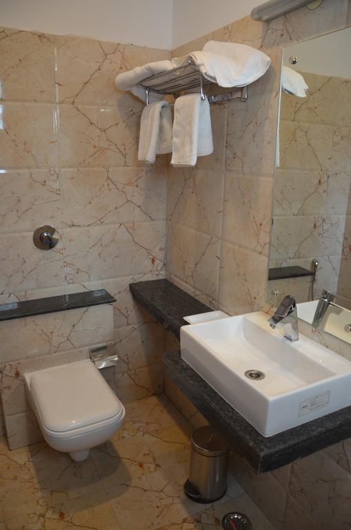 Hotel Park Plaza Bénarès Chambre photo
