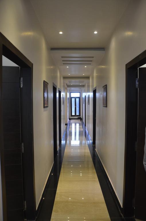 Hotel Park Plaza Bénarès Extérieur photo